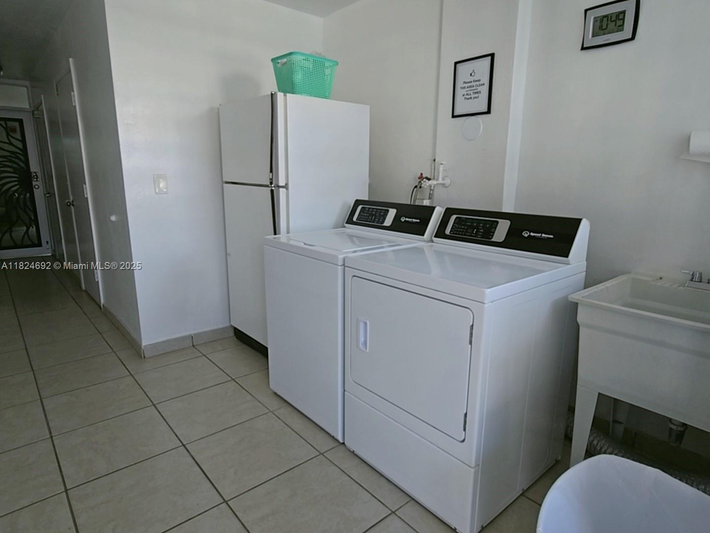 YORKDALES CARALLTON ISLE - Residential