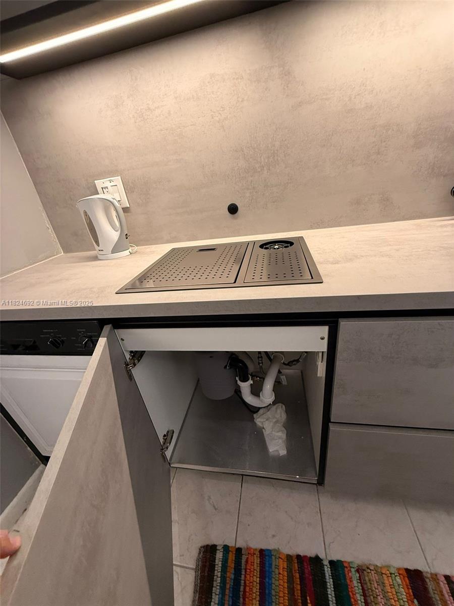 YORKDALES CARALLTON ISLE - Residential