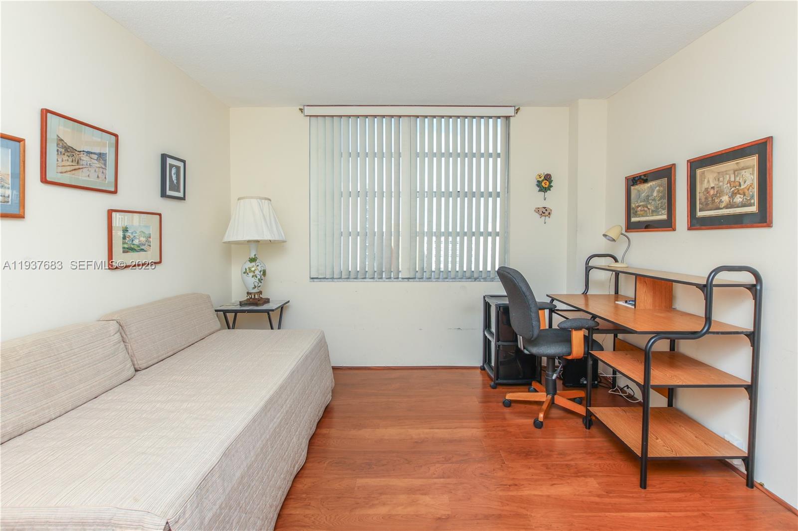 COMMODORE PLAZA CONDO - Residential