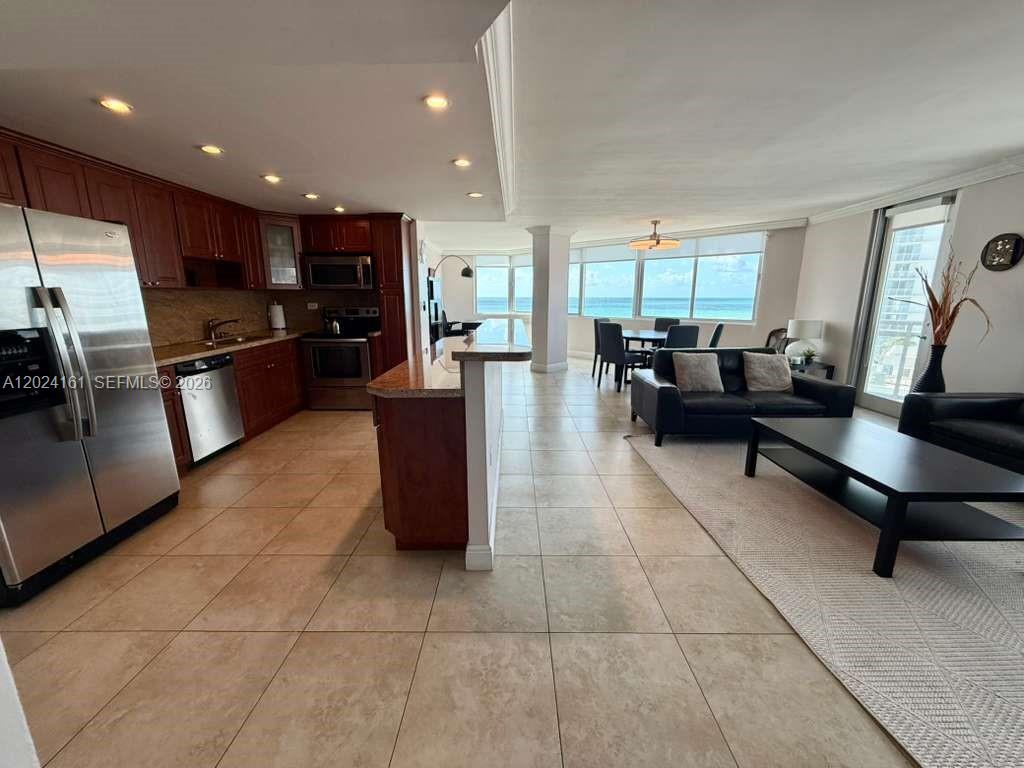 BURLEIGH HOUSE CONDO - Residential Lease