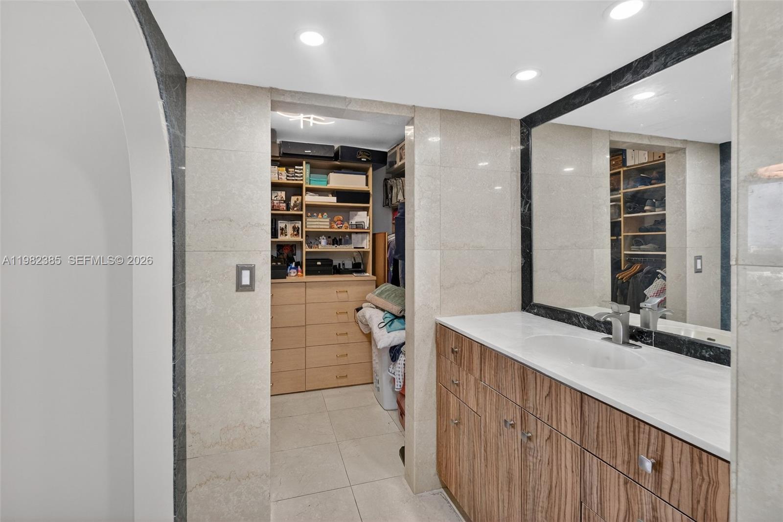 MIRASOL OCEAN TOWERS COND - Residential