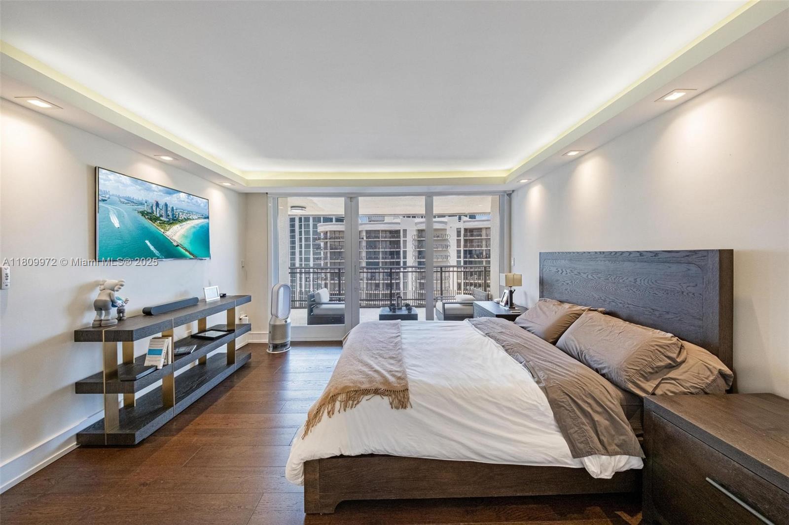 YACHT HARBOUR CONDO - Residential