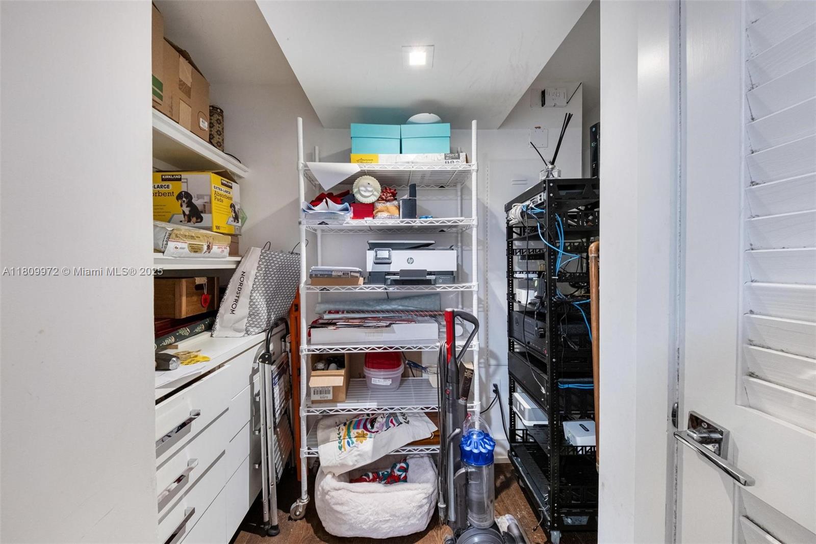 YACHT HARBOUR CONDO - Residential