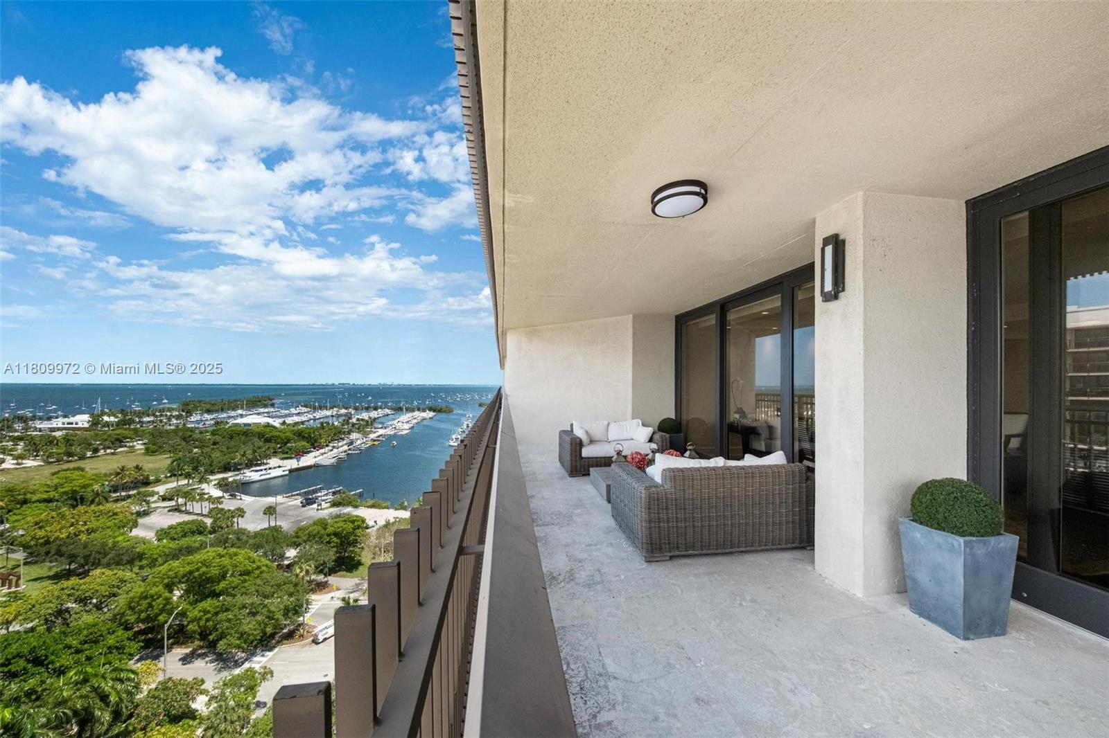 YACHT HARBOUR CONDO - Residential