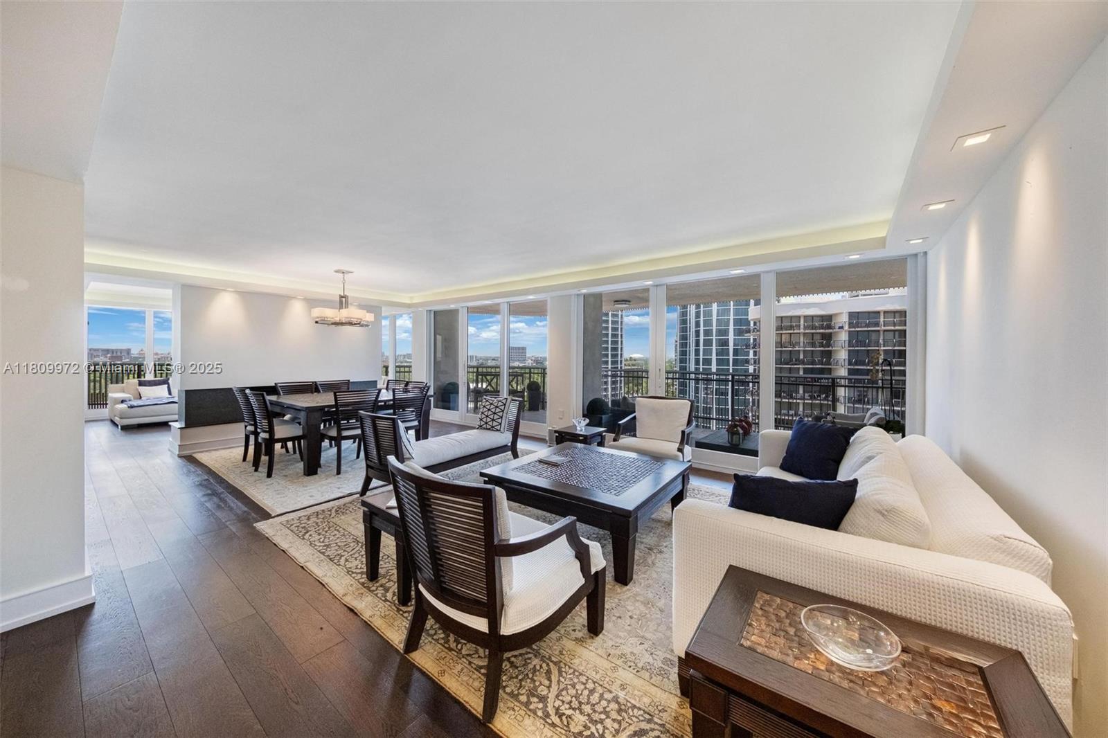 YACHT HARBOUR CONDO - Residential