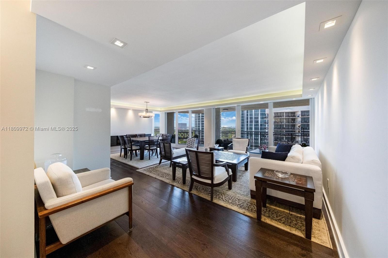 YACHT HARBOUR CONDO - Residential