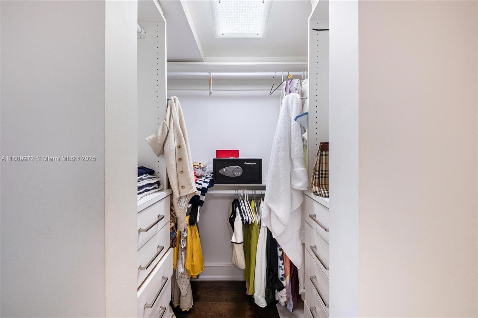YACHT HARBOUR CONDO - Residential