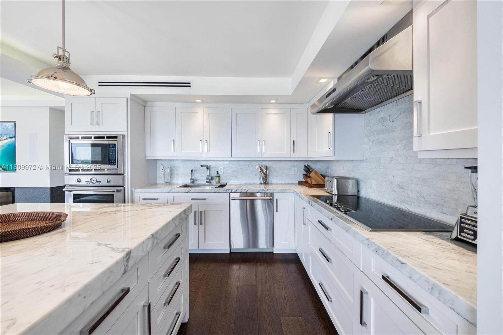 YACHT HARBOUR CONDO - Residential
