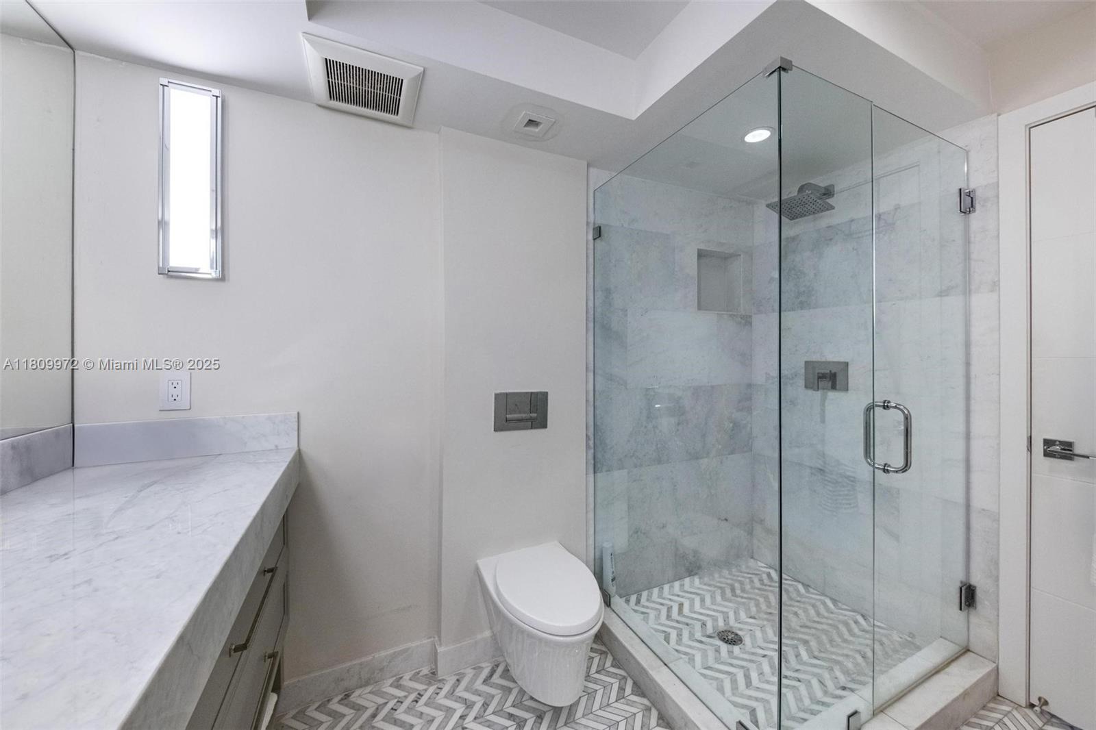 YACHT HARBOUR CONDO - Residential