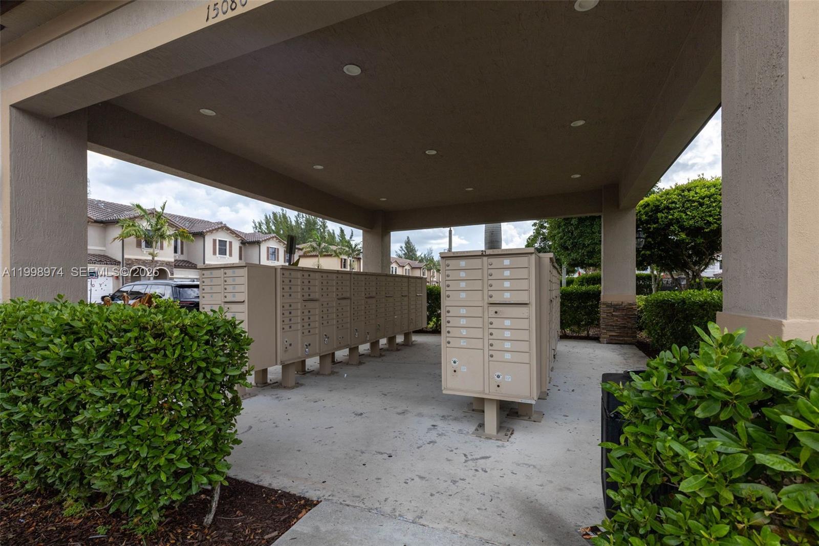GARDEN ESTATES AT THE HAM - Residential