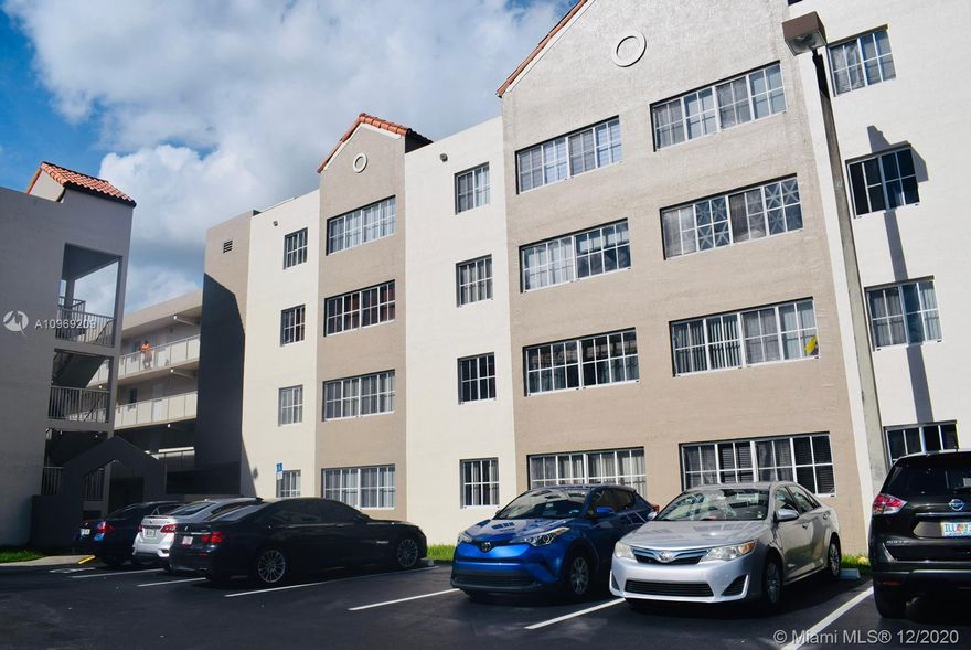 Beautiful one bedroom condo in Mirassou. MUST SEE! Showings will begin the week of Dec 21, 2020.