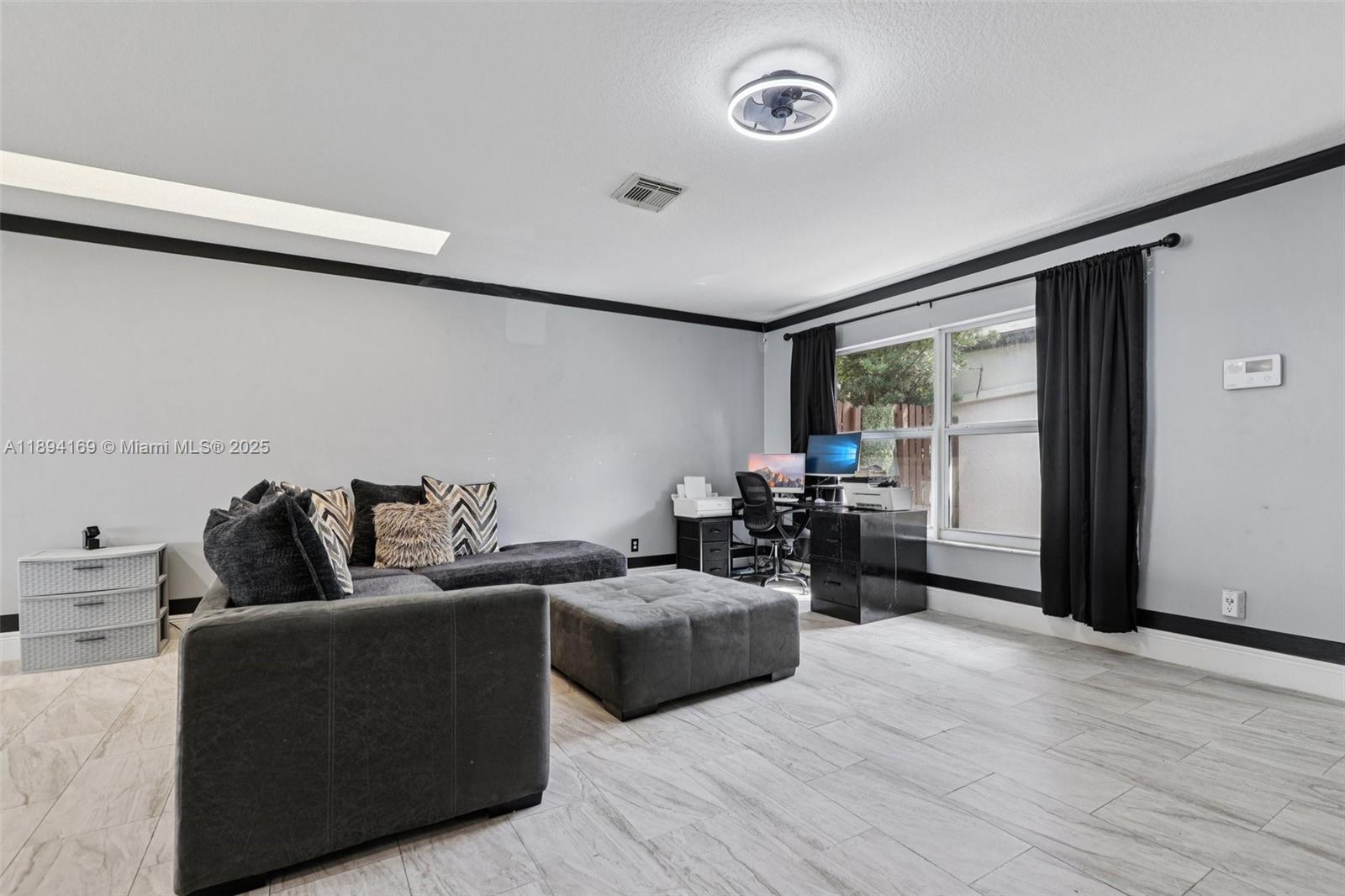 WELLEBY UNIT 1 - Residential