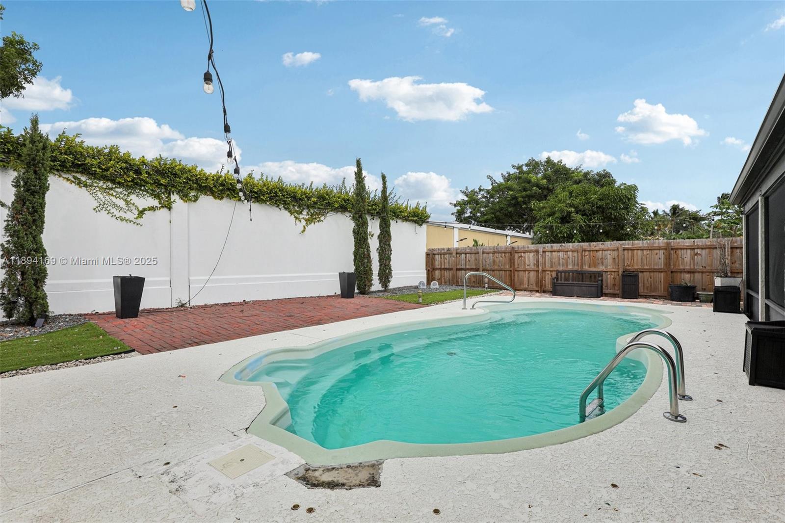 WELLEBY UNIT 1 - Residential