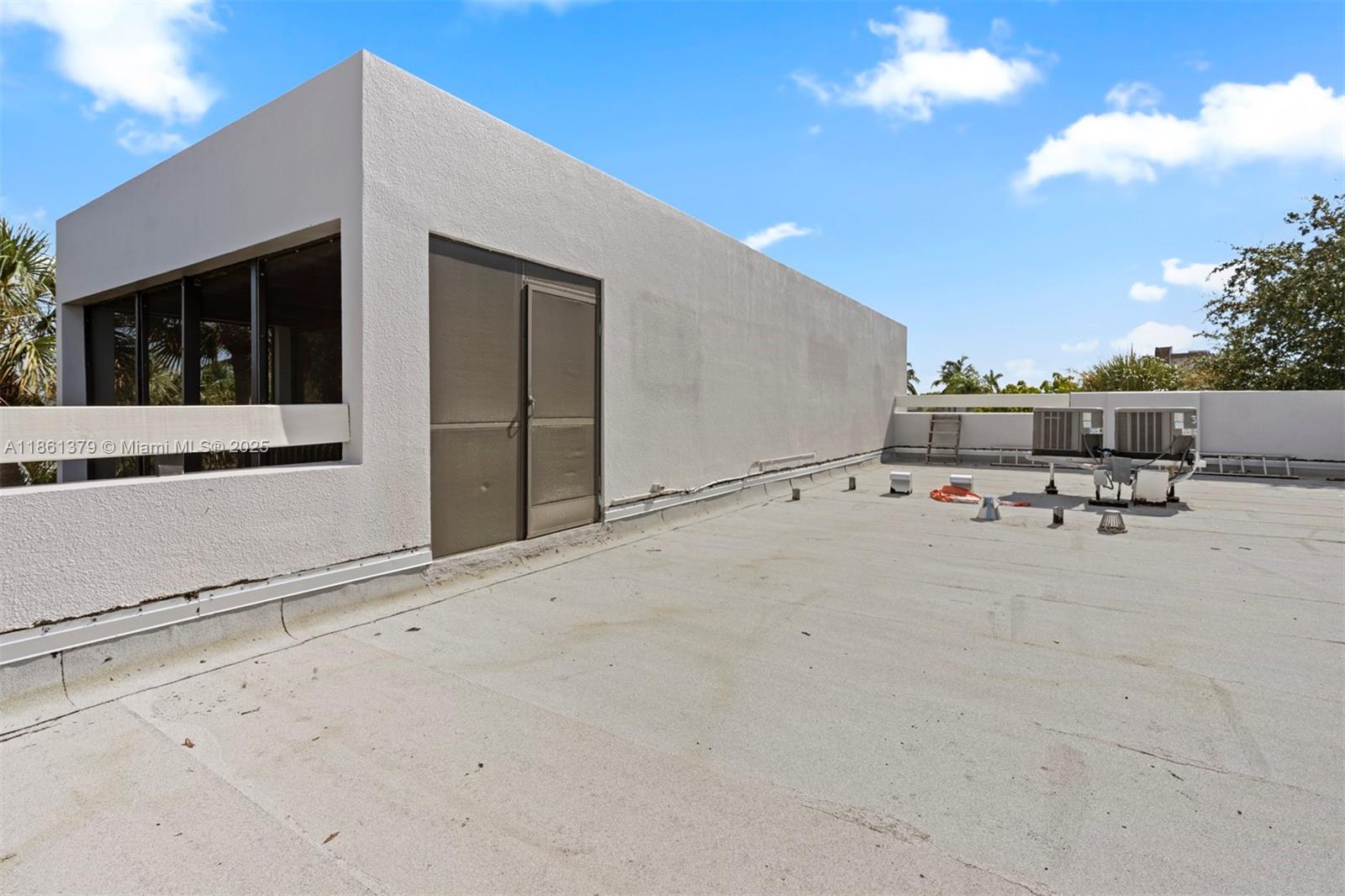 NOBEL POINT CONDO - Residential