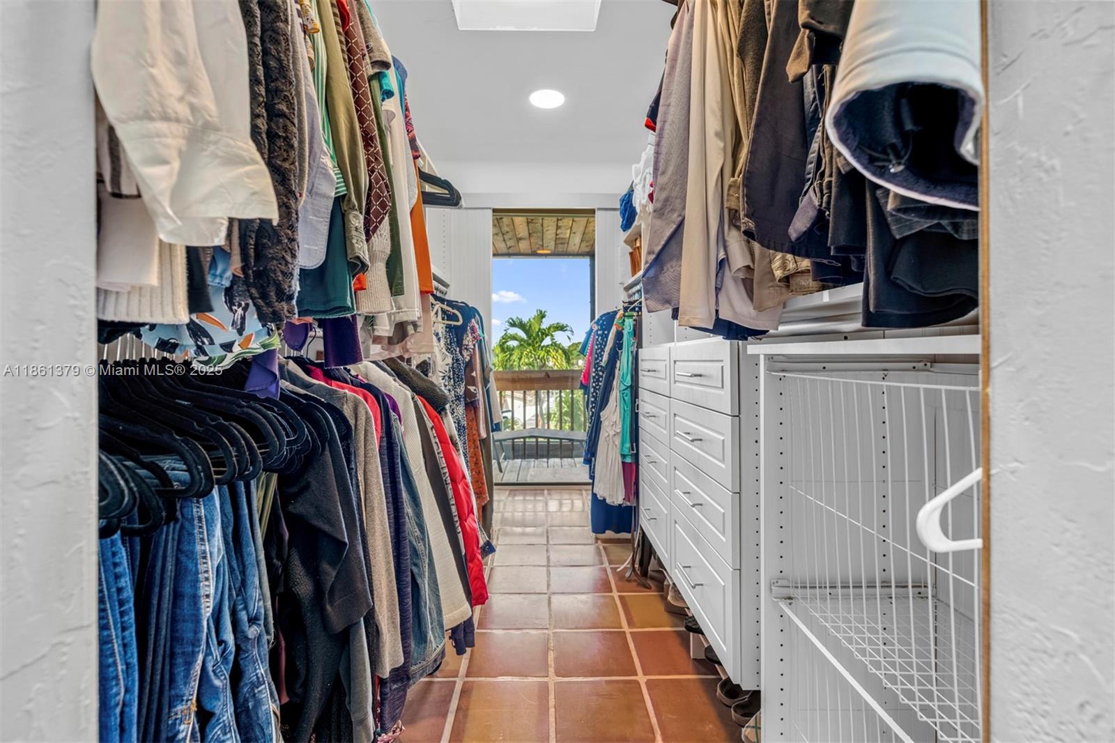 NOBEL POINT CONDO - Residential