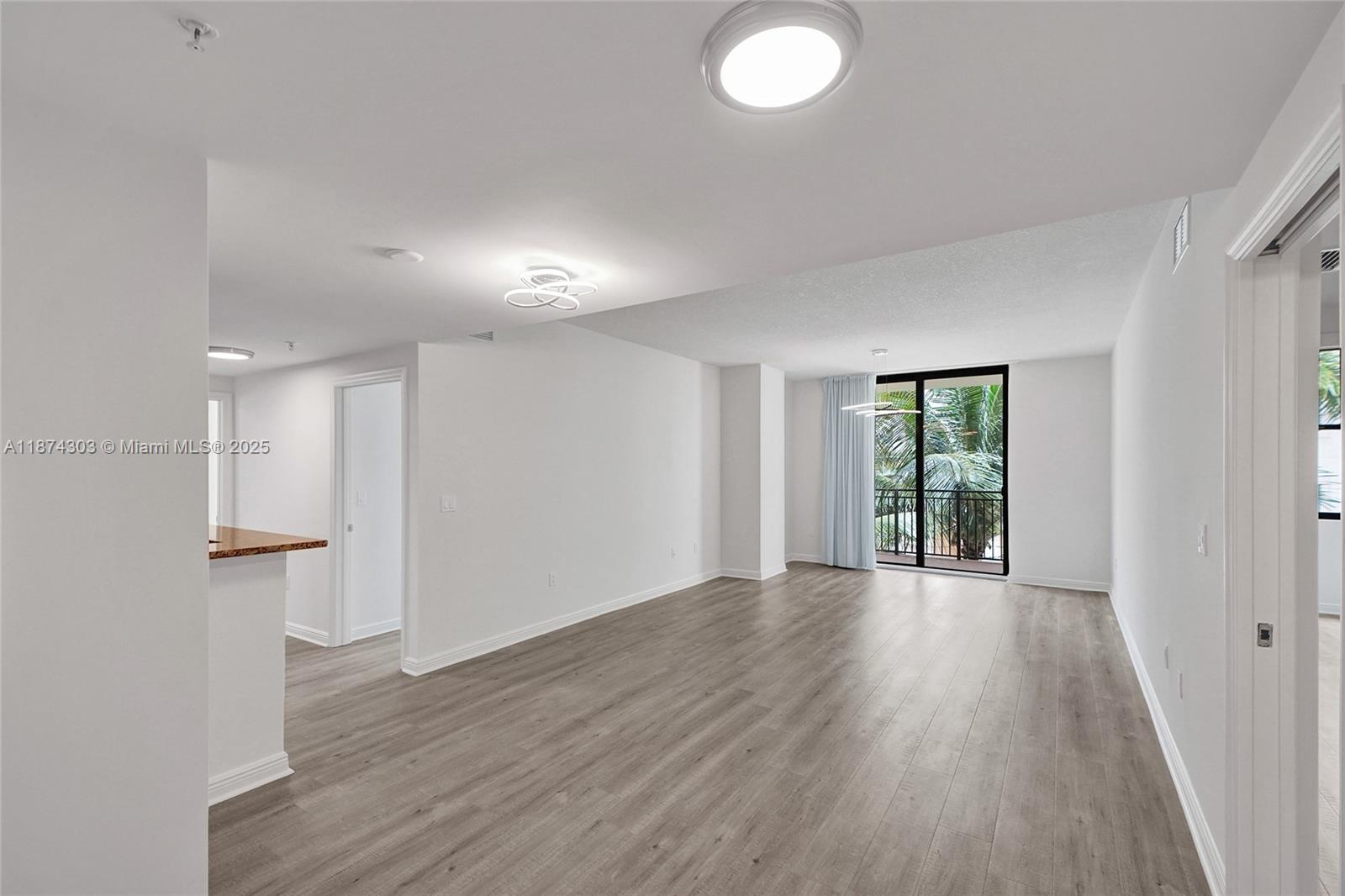888 S Douglas Rd 304