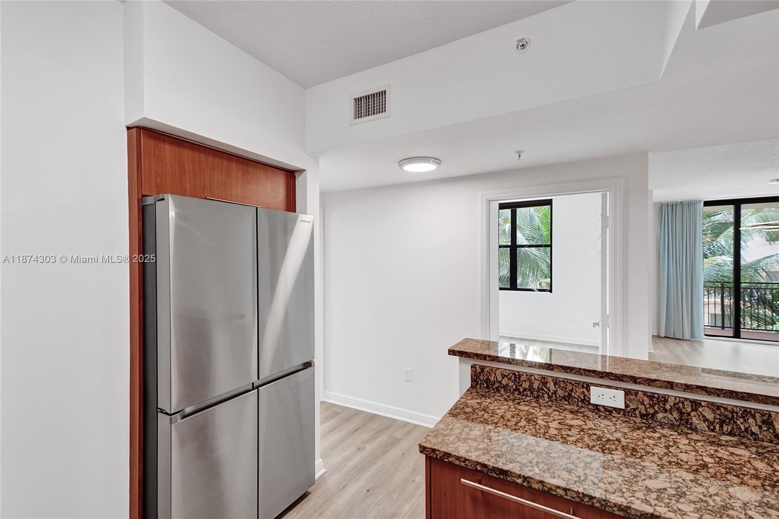 PUERTA DE PALMAS CONDO - Residential