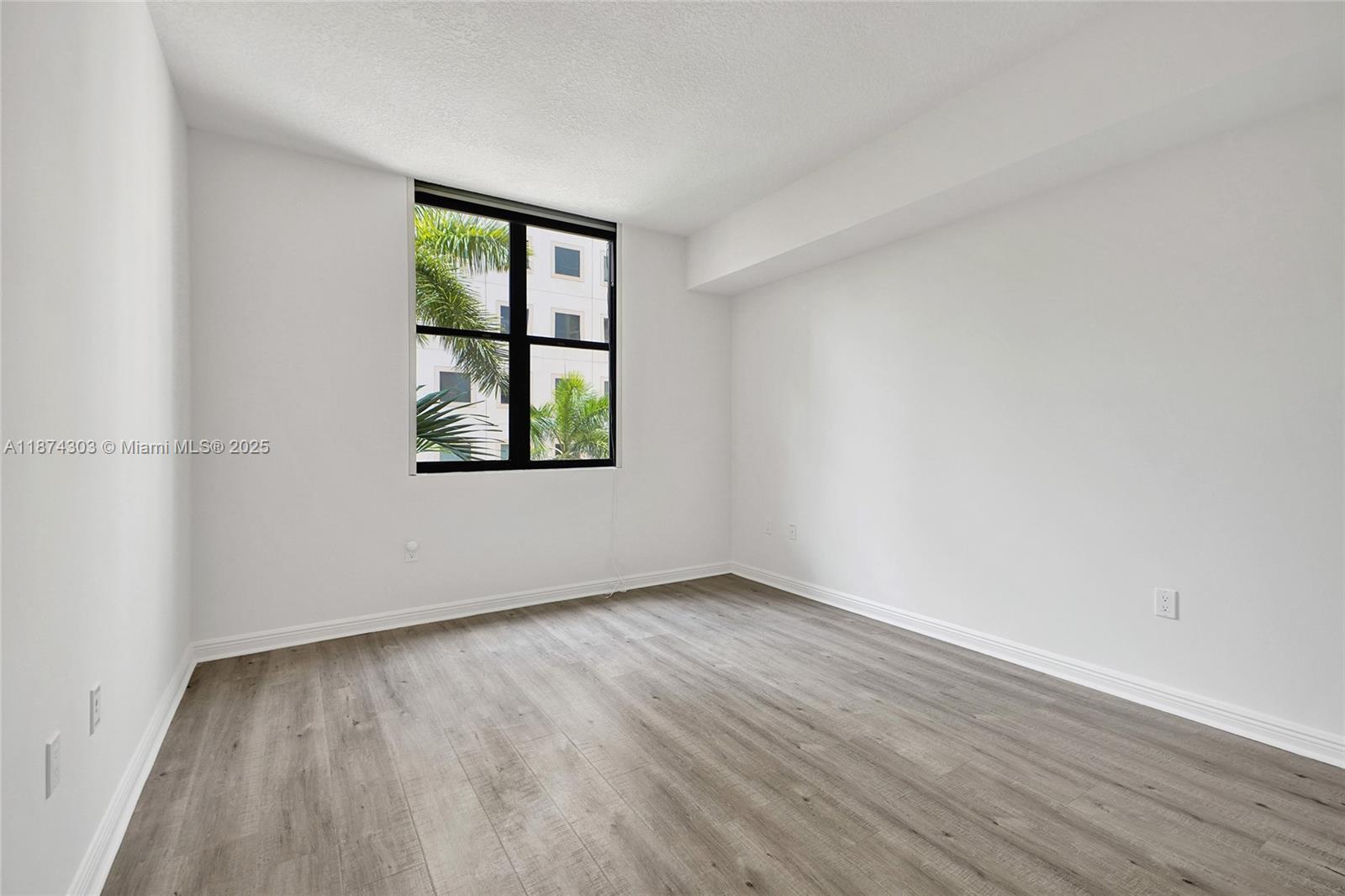 PUERTA DE PALMAS CONDO - Residential