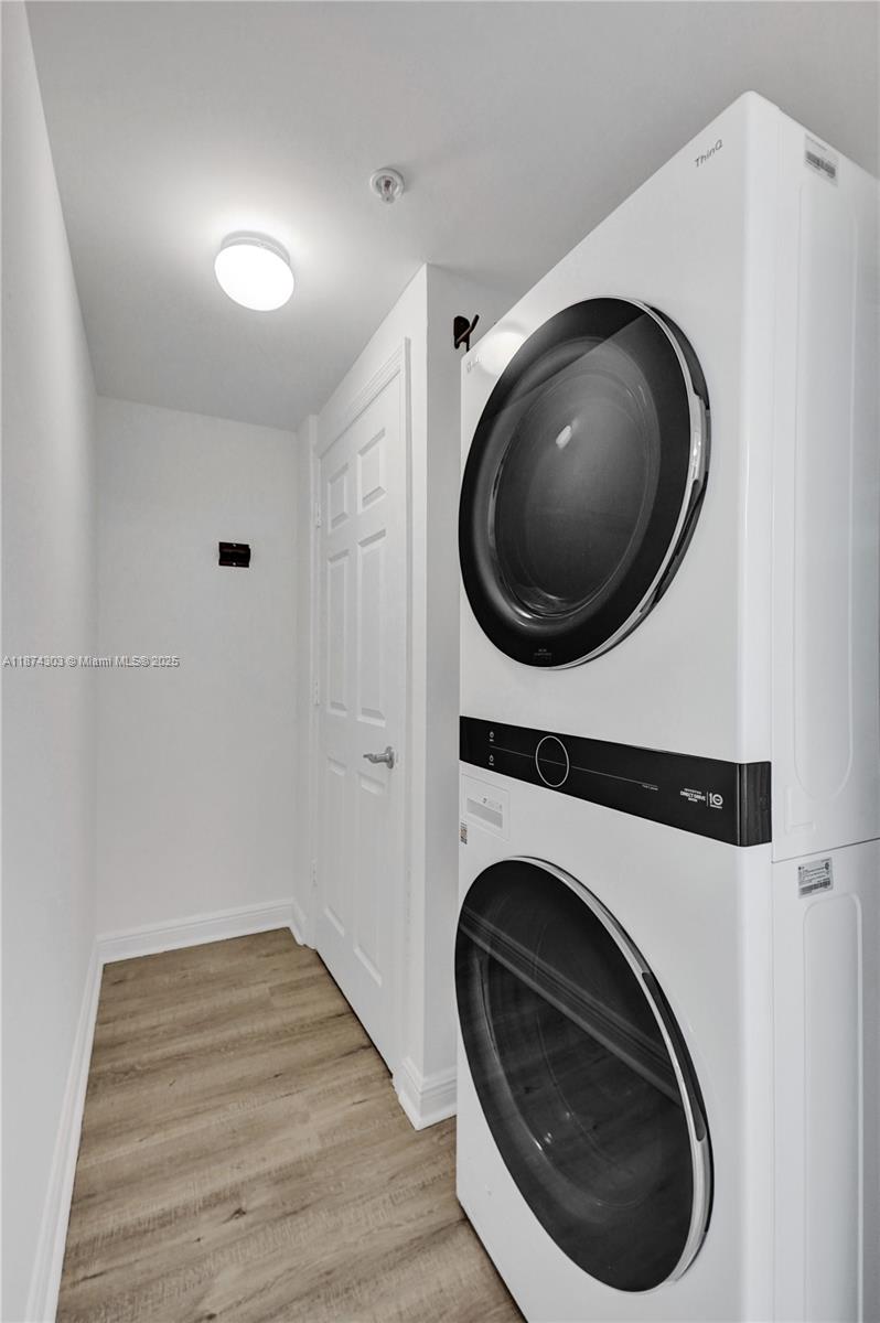 PUERTA DE PALMAS CONDO - Residential