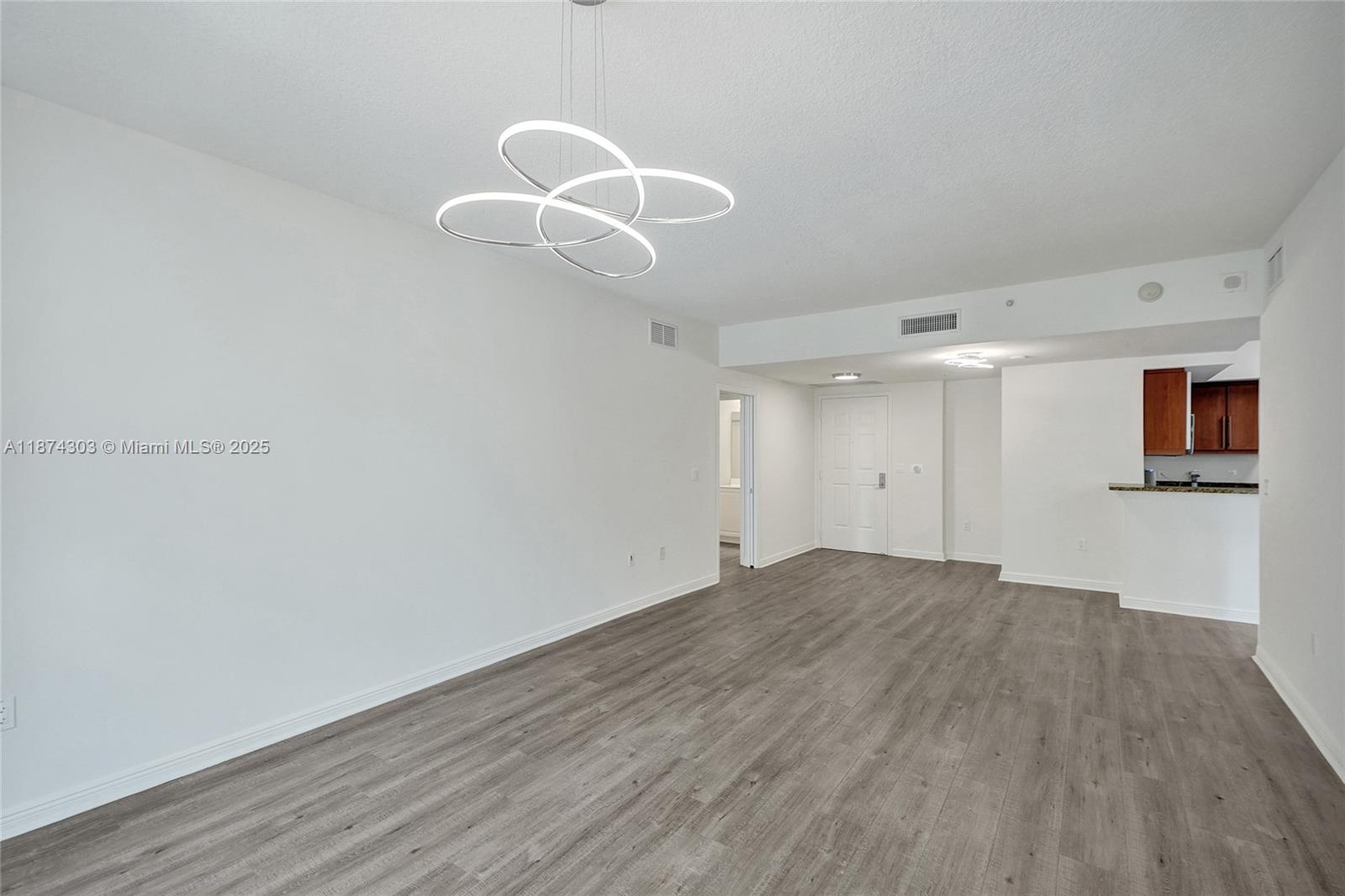 PUERTA DE PALMAS CONDO - Residential