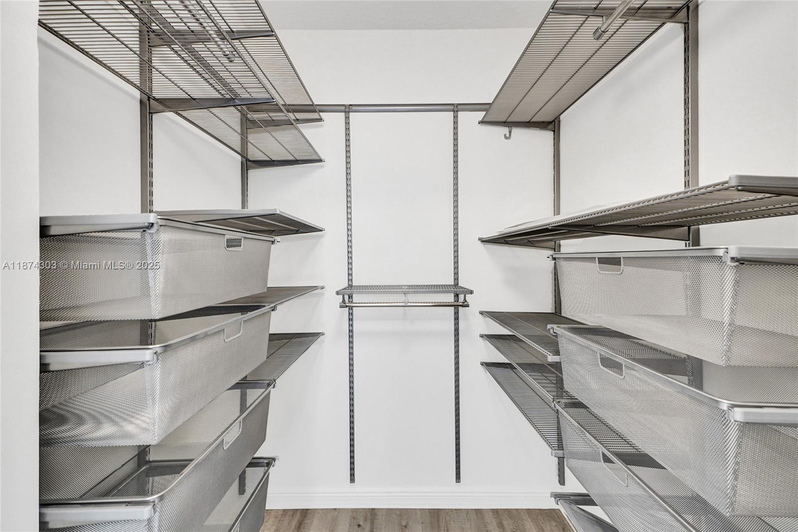 PUERTA DE PALMAS CONDO - Residential