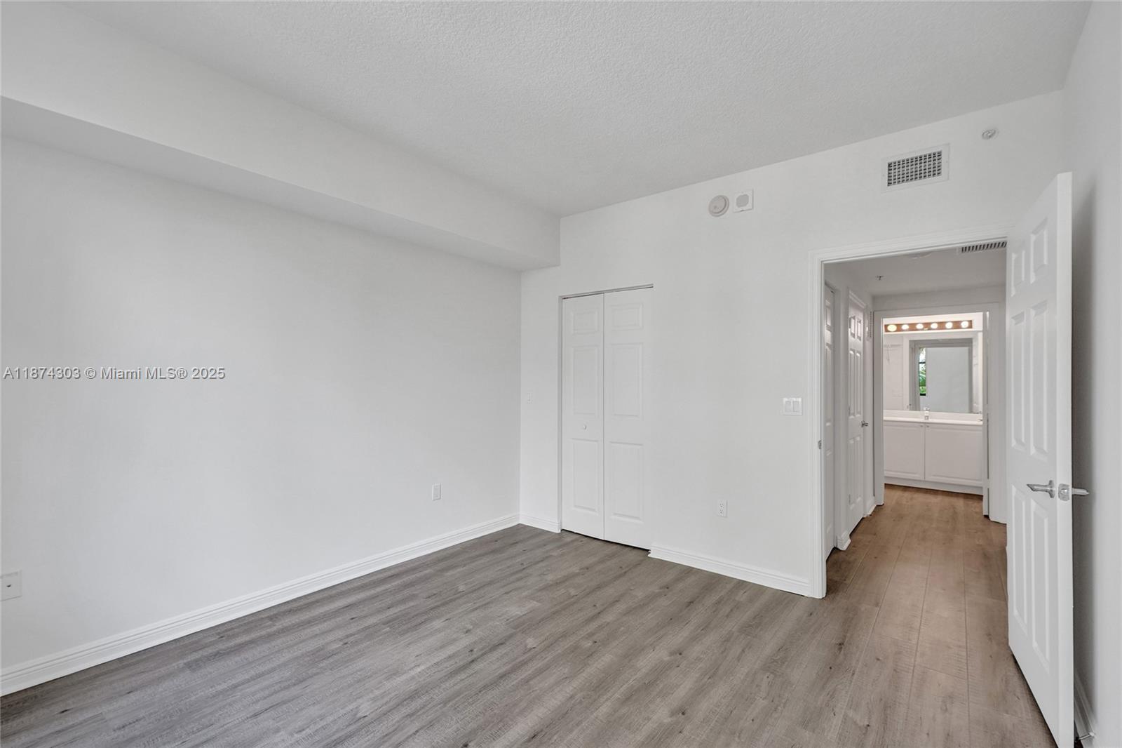 PUERTA DE PALMAS CONDO - Residential