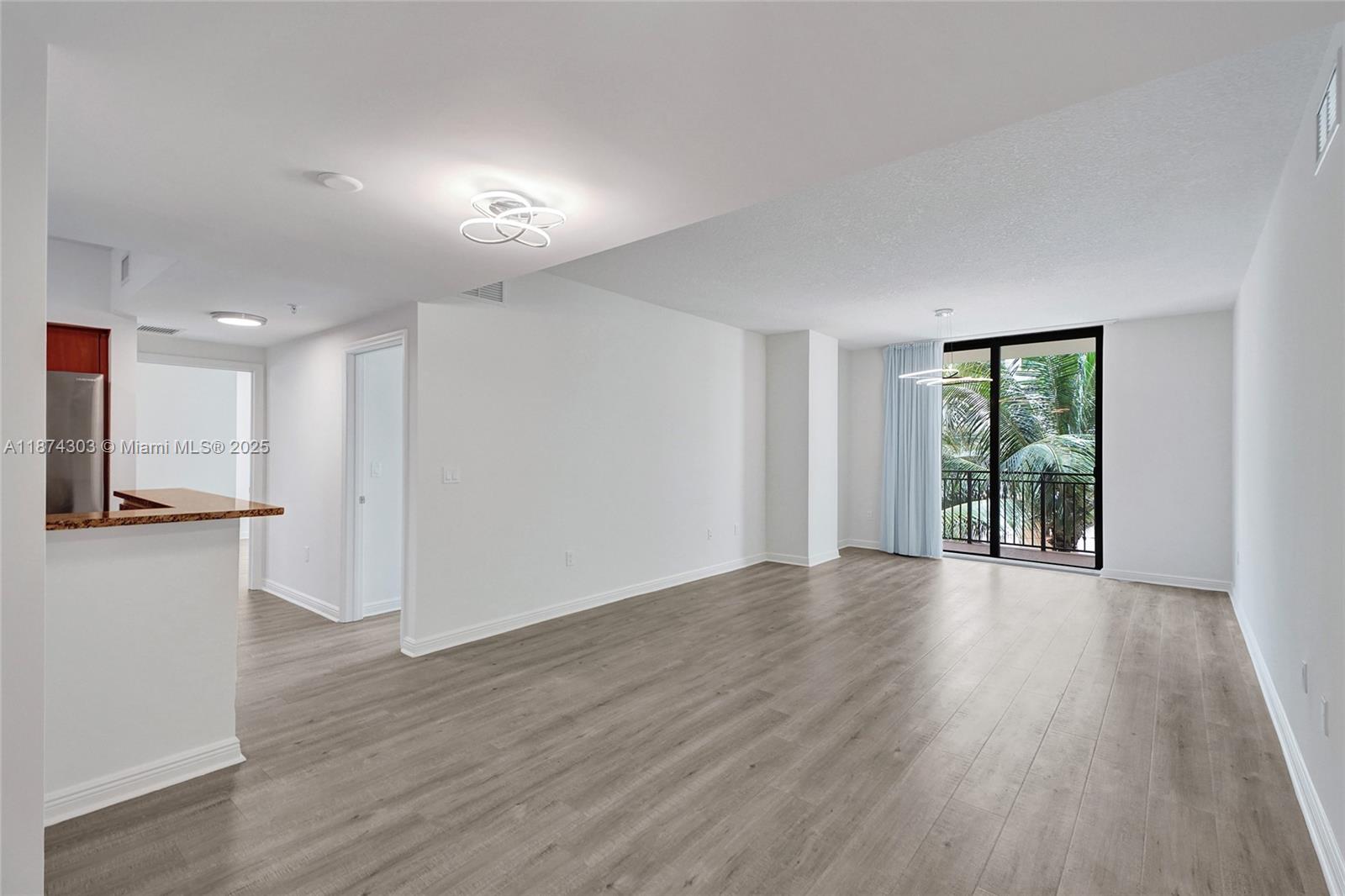 888 S Douglas Rd 304
