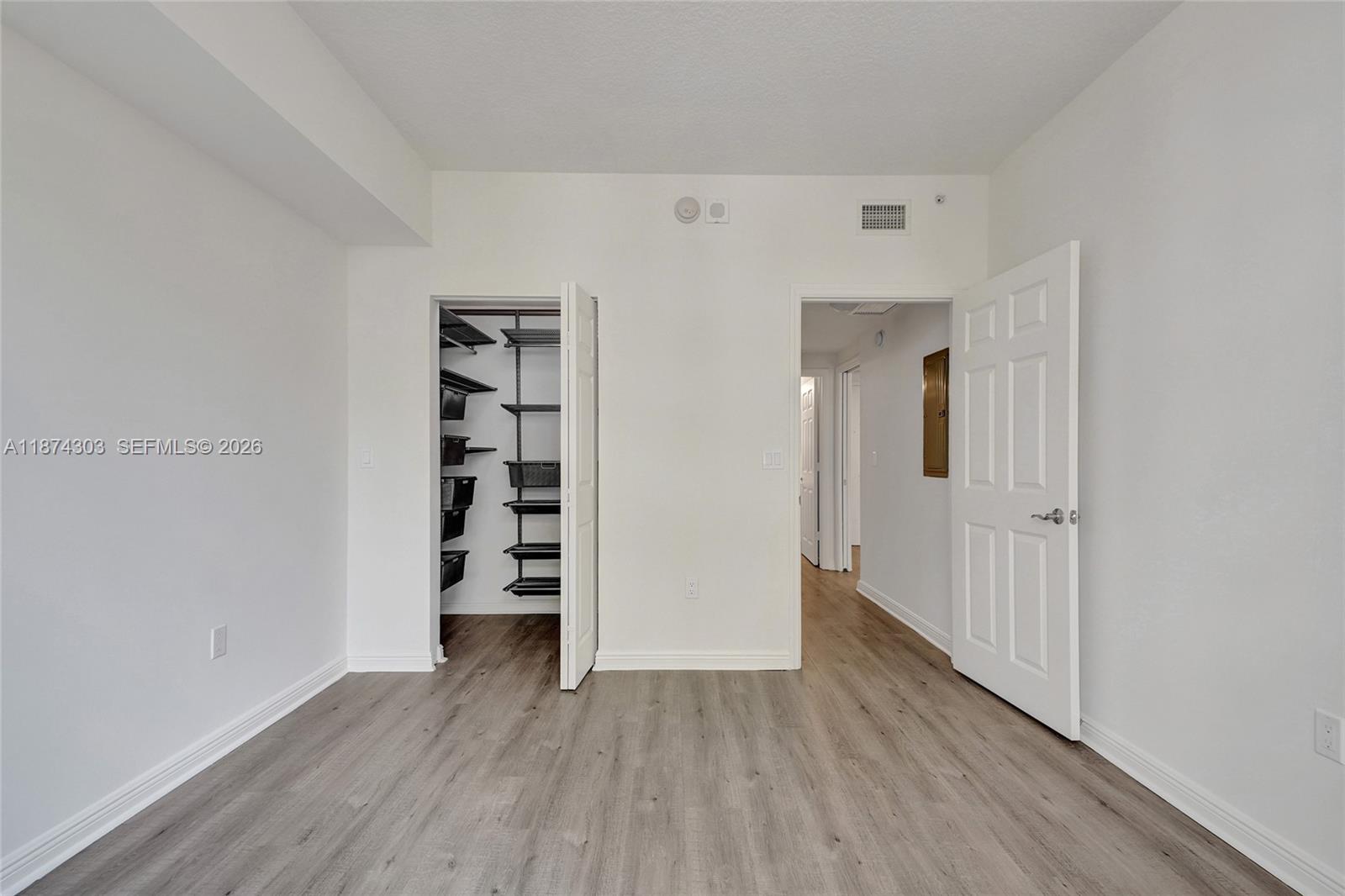 PUERTA DE PALMAS CONDO - Residential