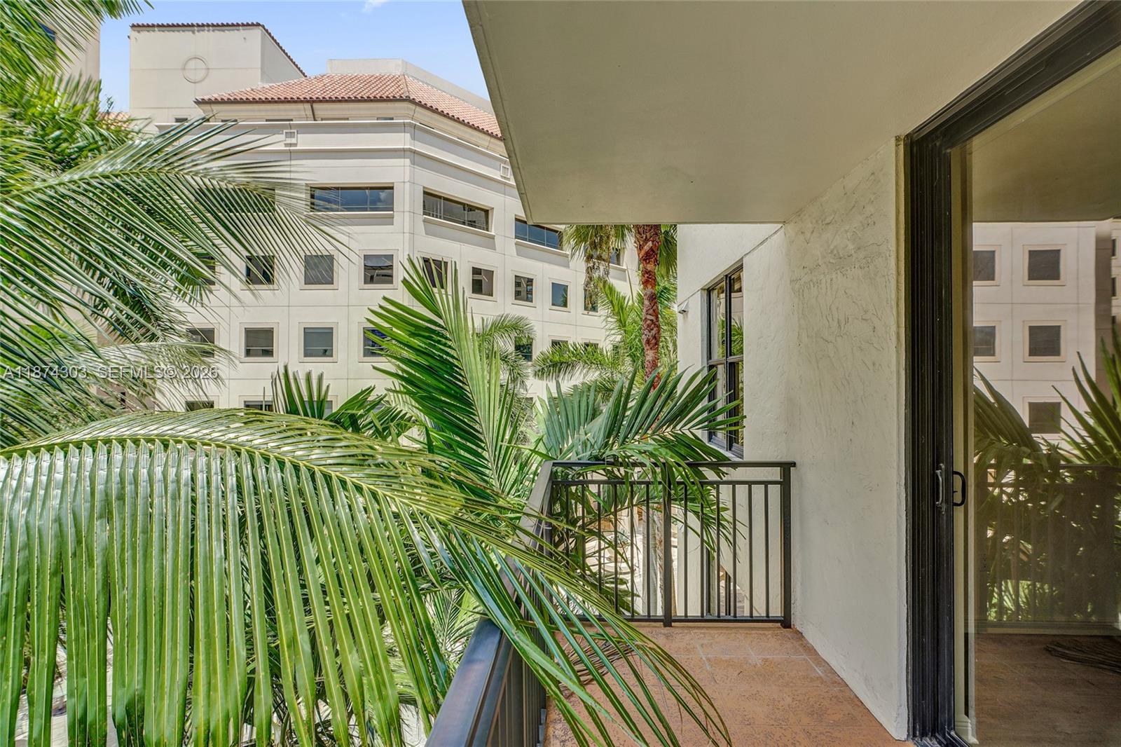 PUERTA DE PALMAS CONDO - Residential