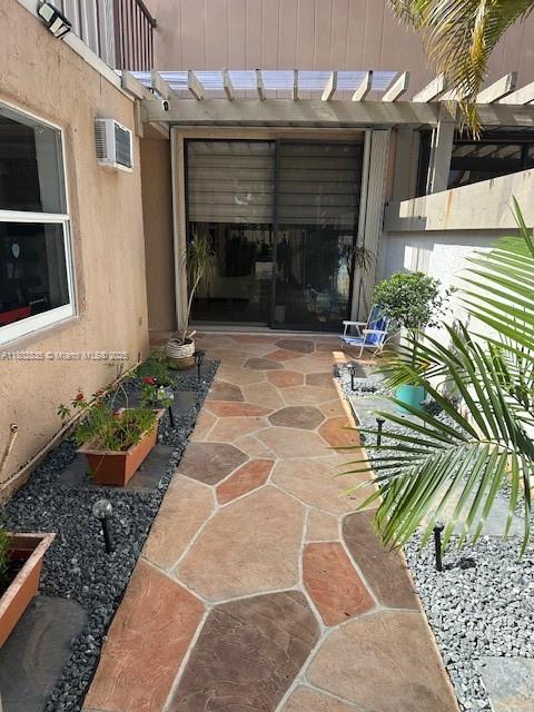 685 NE 206th Ter
