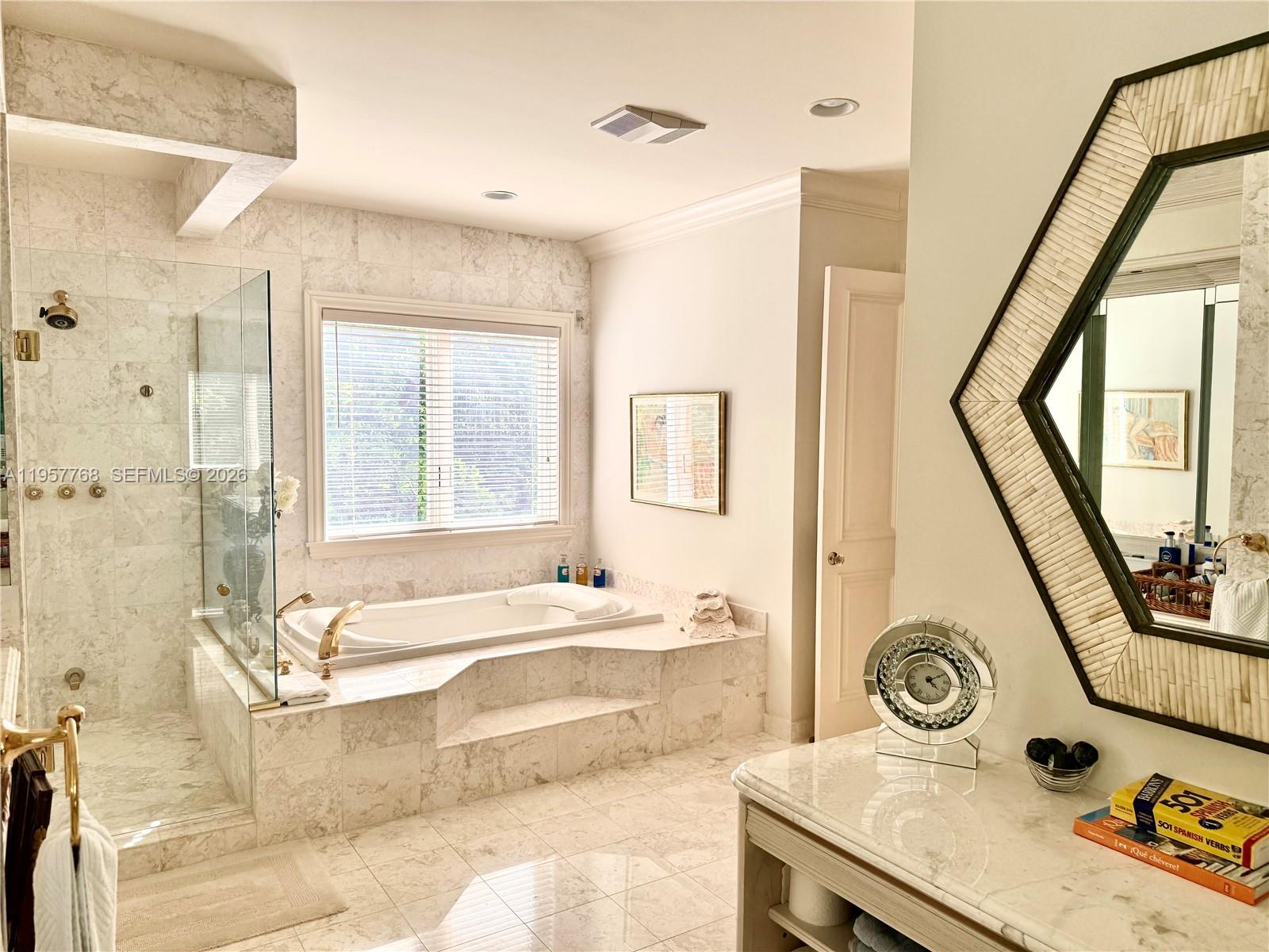 BAYSHORE VILLAS - Residential