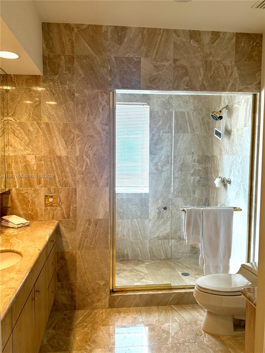 BAYSHORE VILLAS - Residential