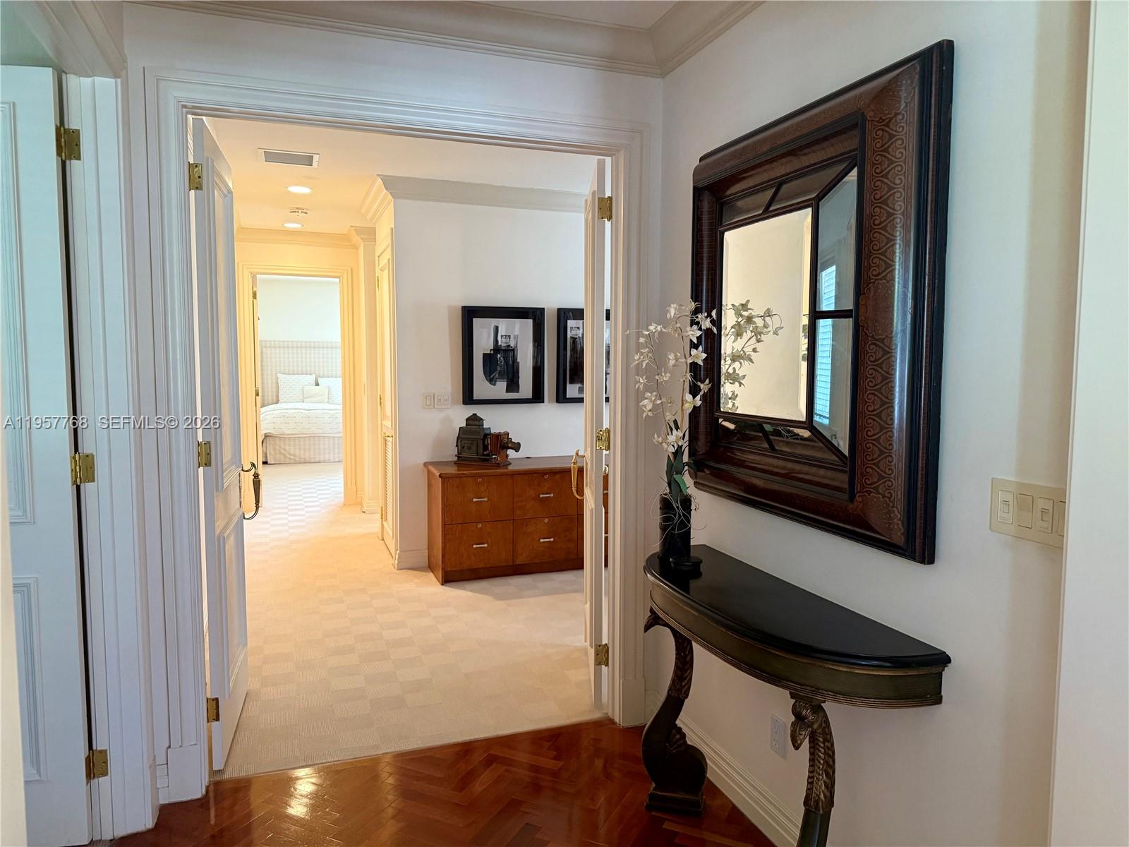 BAYSHORE VILLAS - Residential