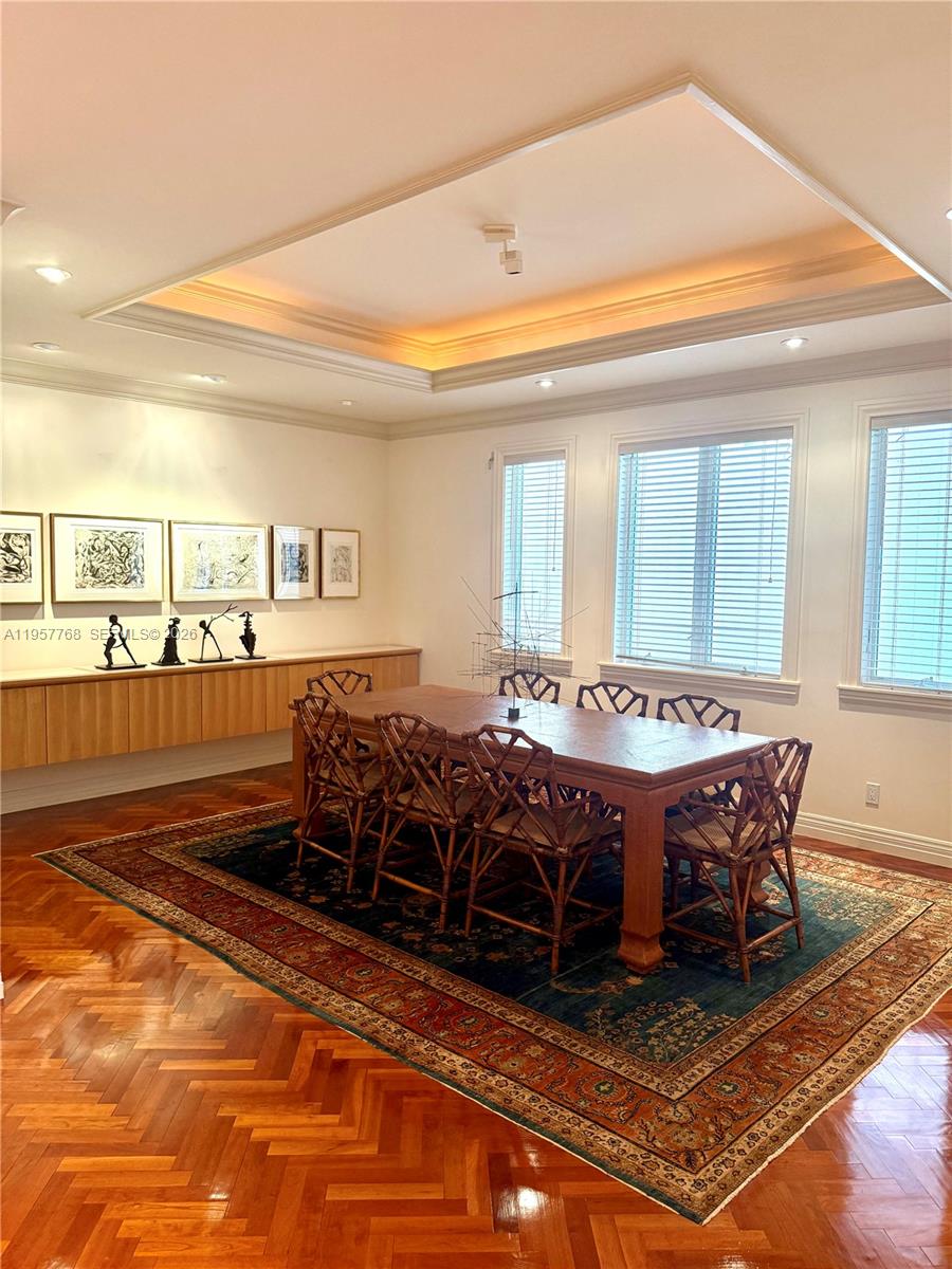 BAYSHORE VILLAS - Residential