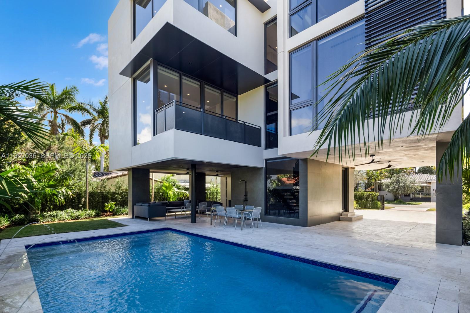 621 W 44th St, Miami Beach, FL, 33140/$4,850,000 4 621 W 44th St
