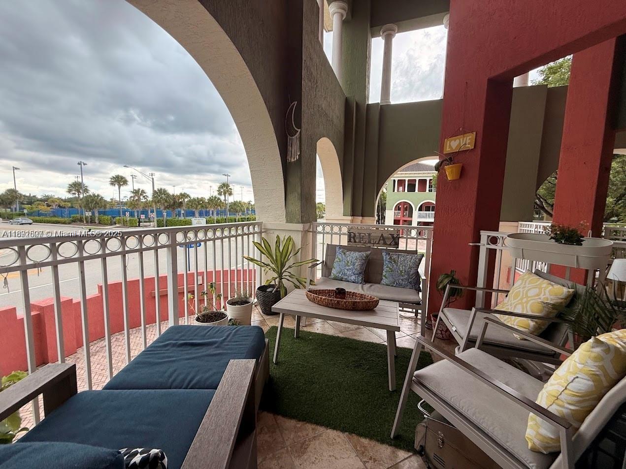 PROMENADE SHORES AT DORAL - Residential