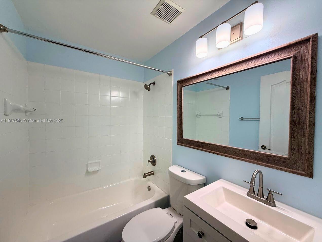 DORAL LANDINGS TOWNHOMES - Residential Lease