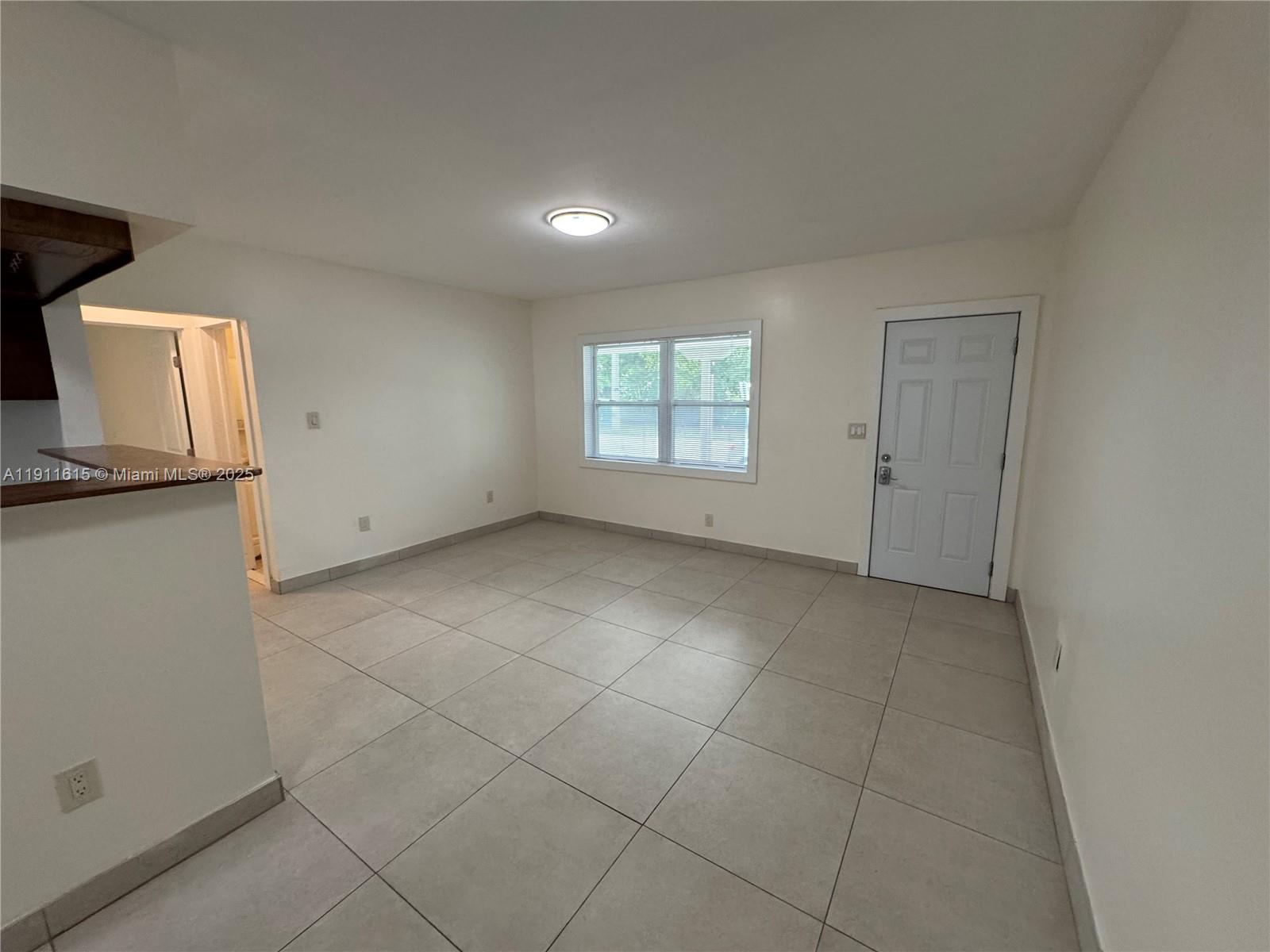 HOLLYWOOD - Residential Lease