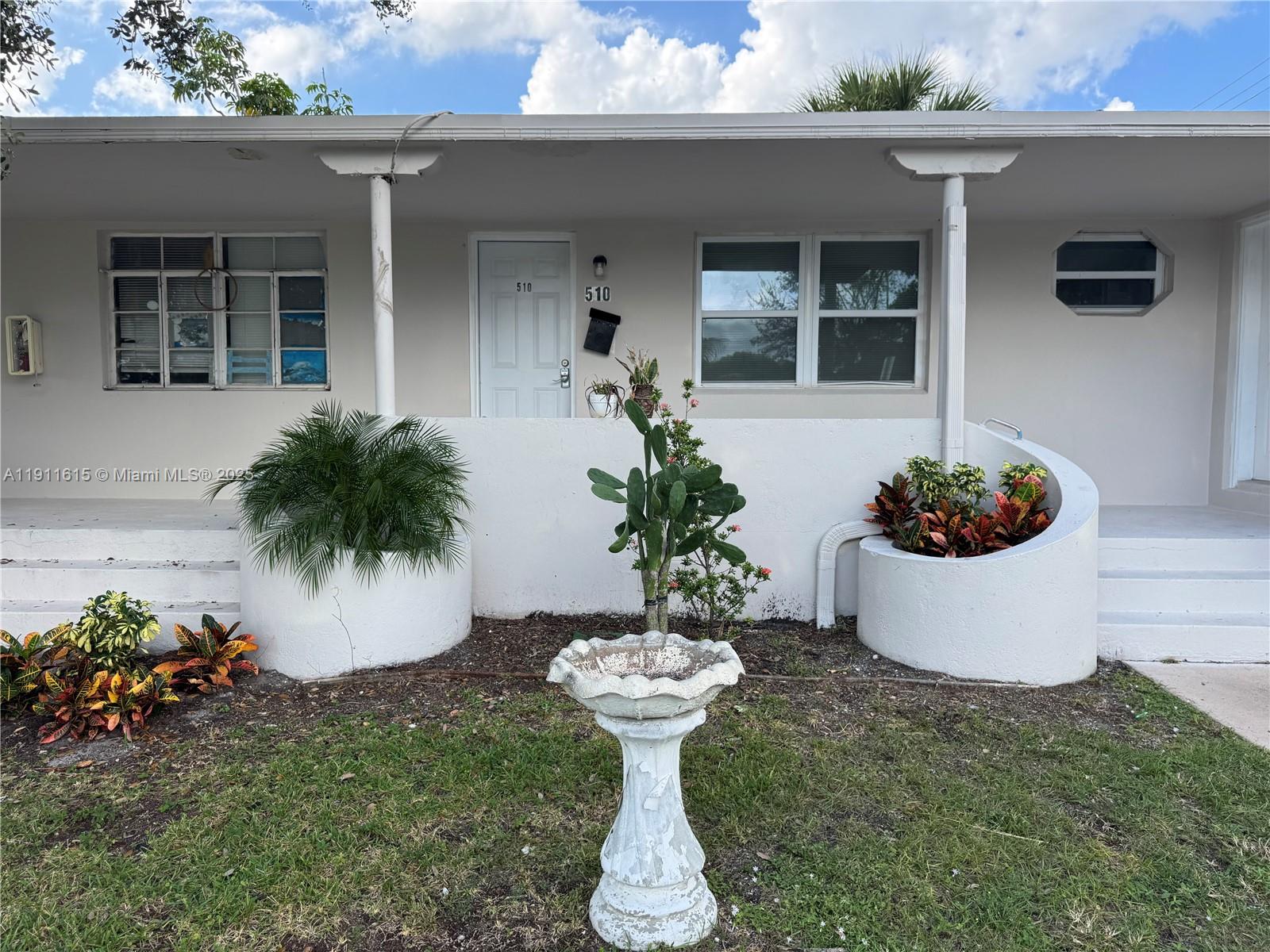 HOLLYWOOD - Residential Lease