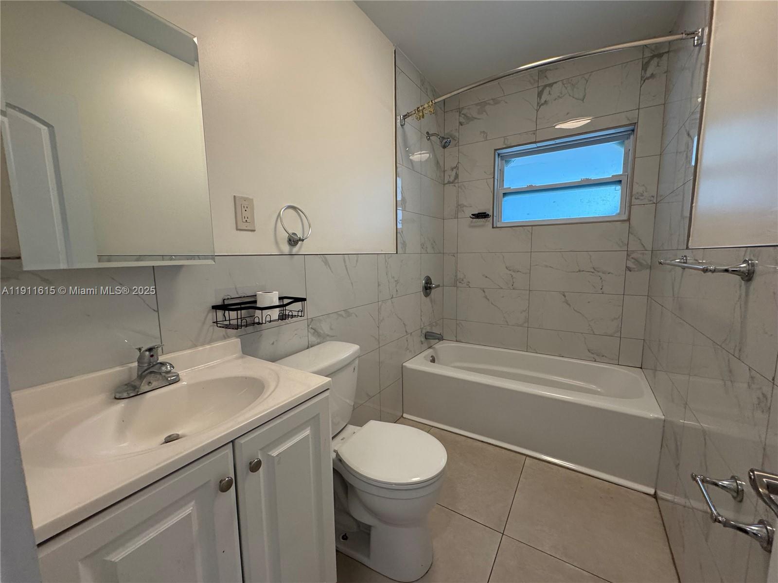 HOLLYWOOD - Residential Lease