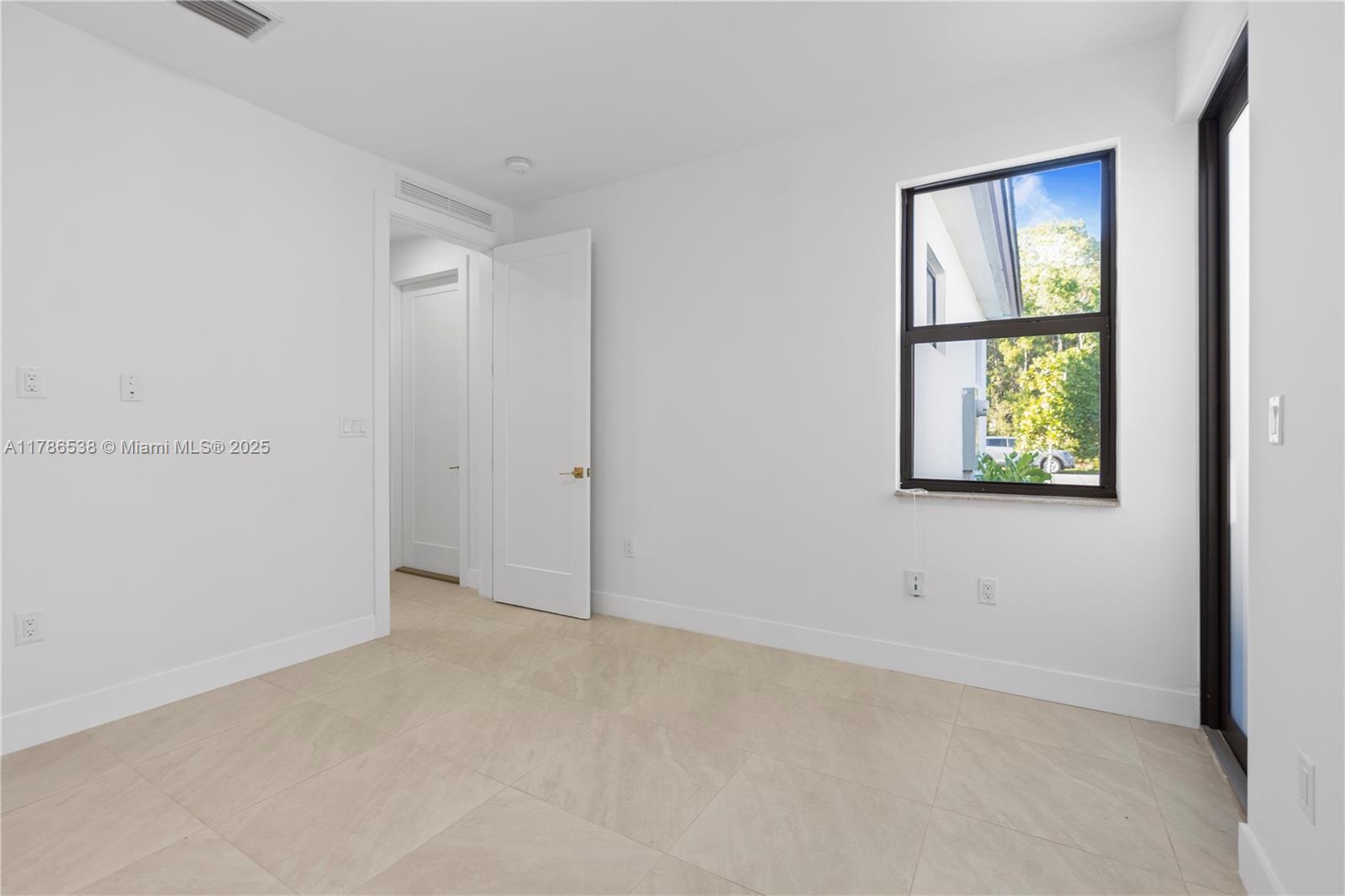 SILVER PINES - Residential