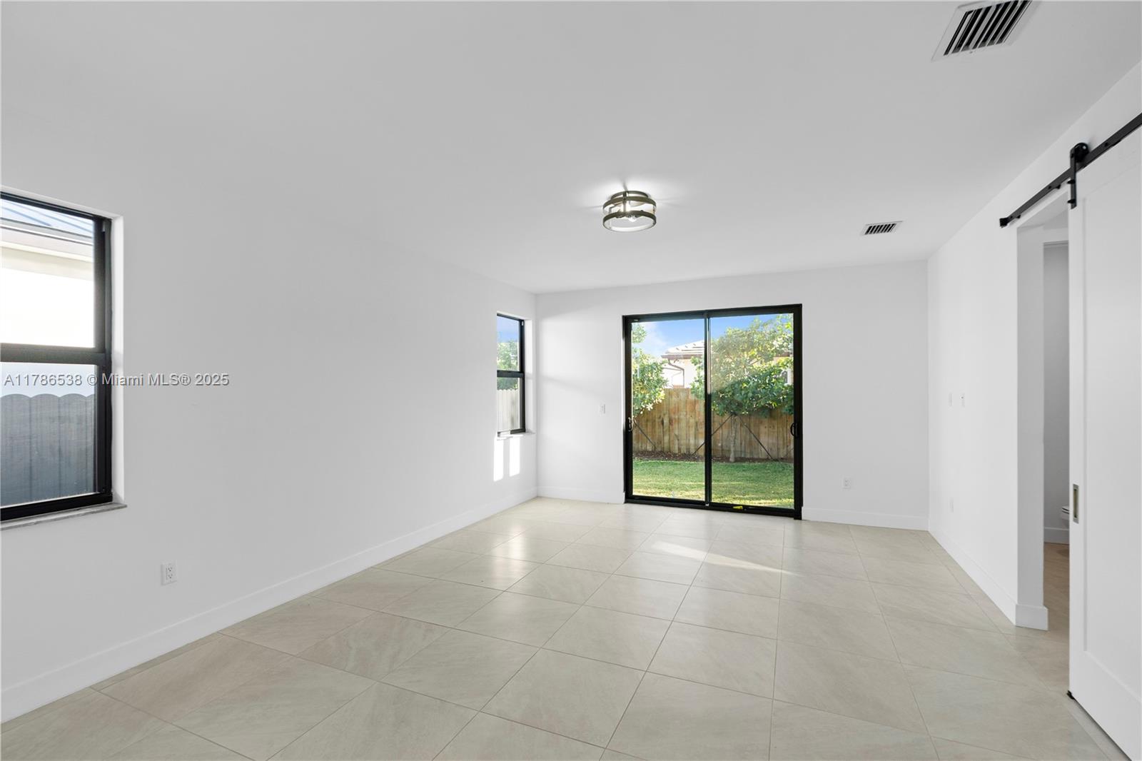 SILVER PINES - Residential