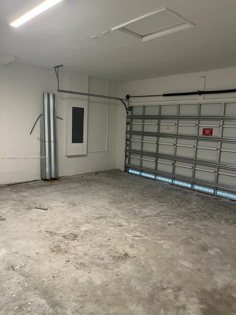 KINGS GROVE - Residential