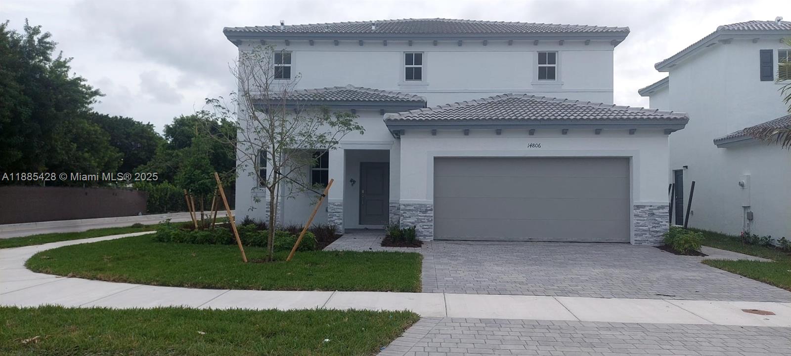 KINGS GROVE - Residential