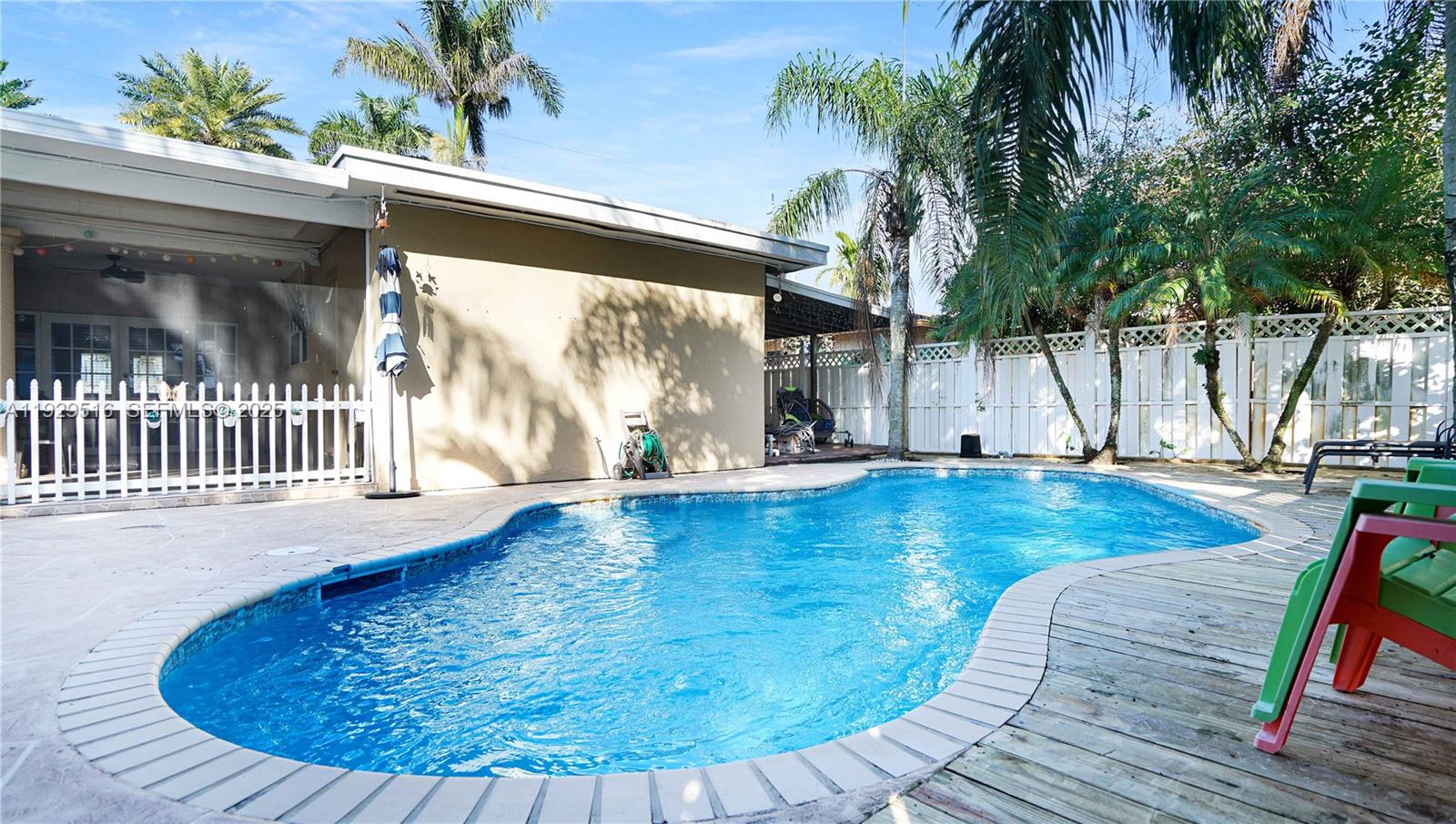 PASADENA LAKES SOUTH - Residential