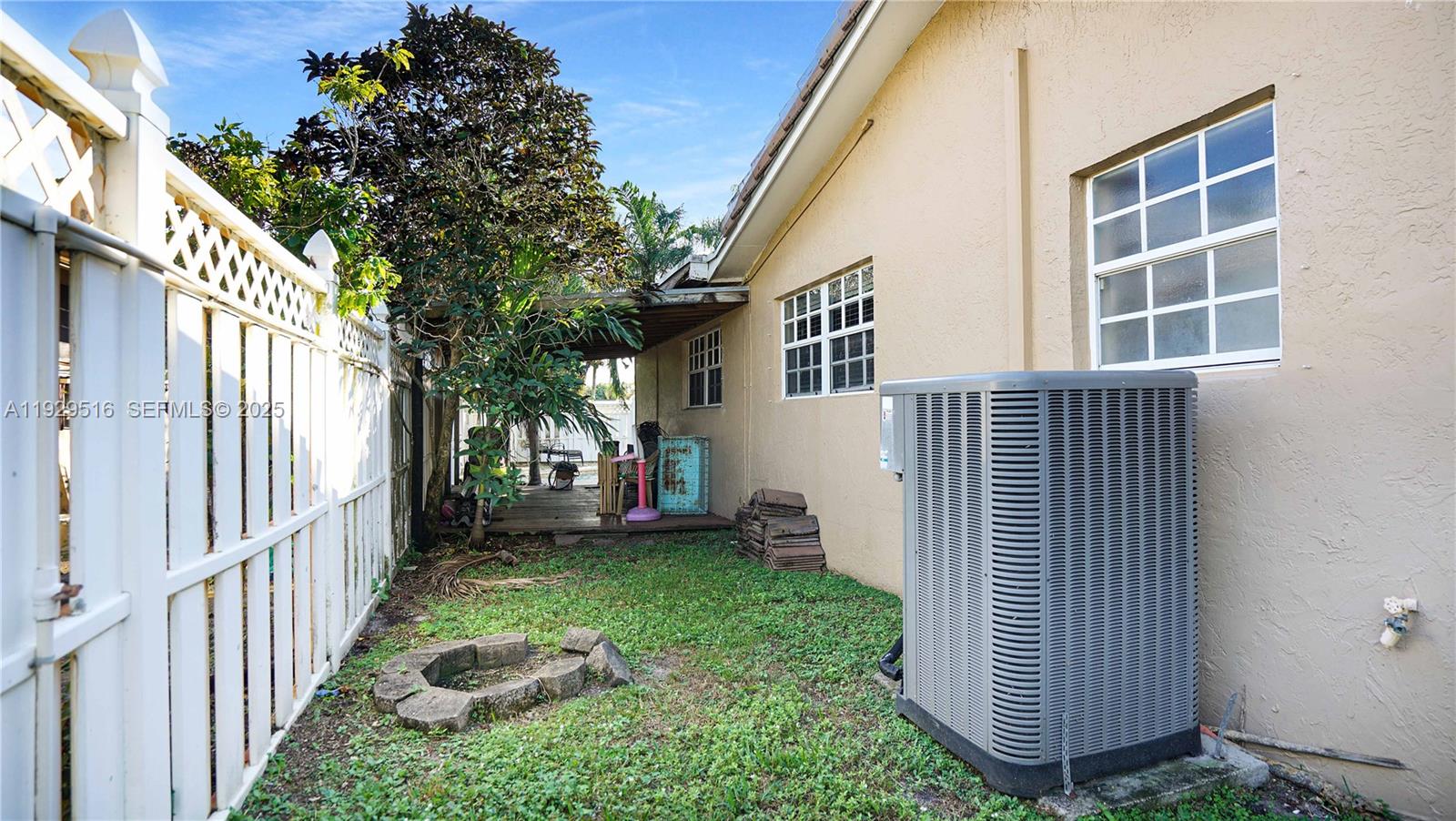 PASADENA LAKES SOUTH - Residential