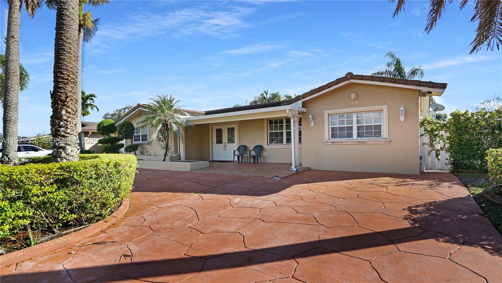 PASADENA LAKES SOUTH - Residential