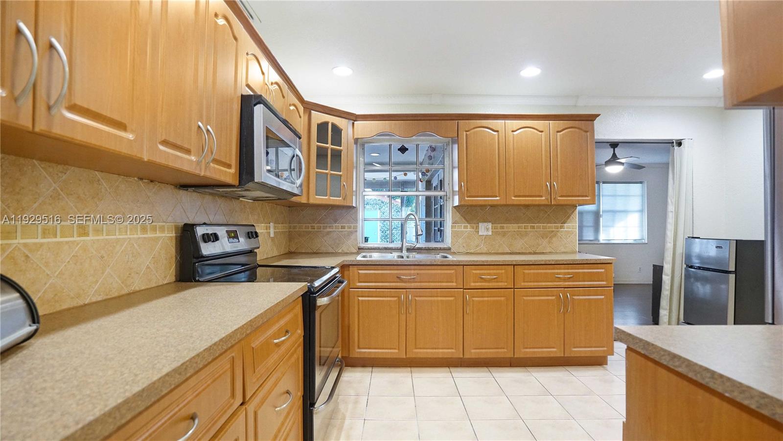 PASADENA LAKES SOUTH - Residential