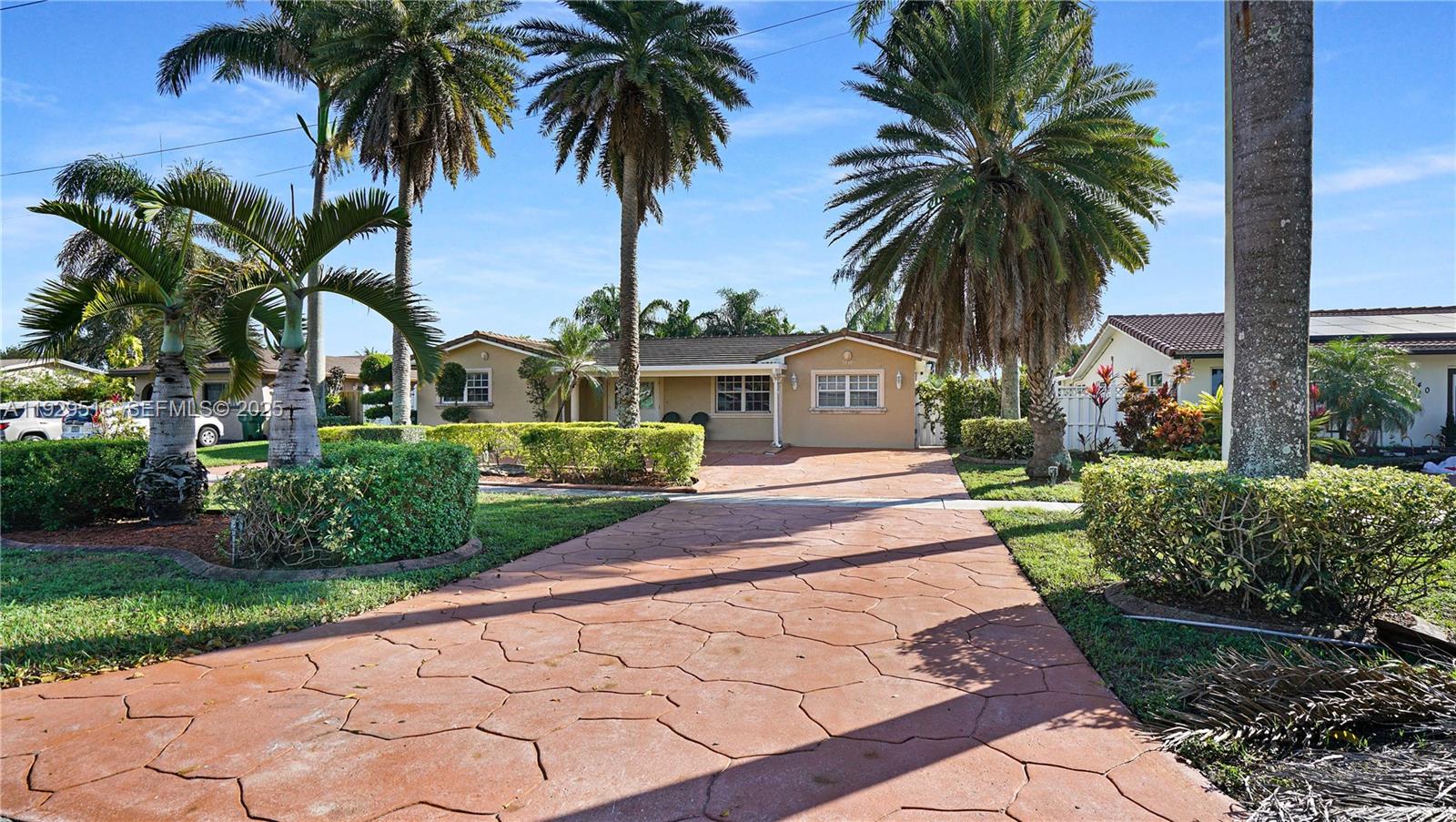 PASADENA LAKES SOUTH - Residential