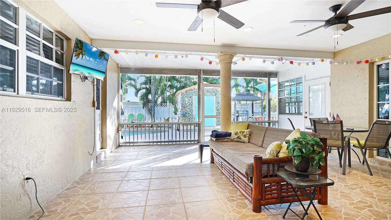 PASADENA LAKES SOUTH - Residential